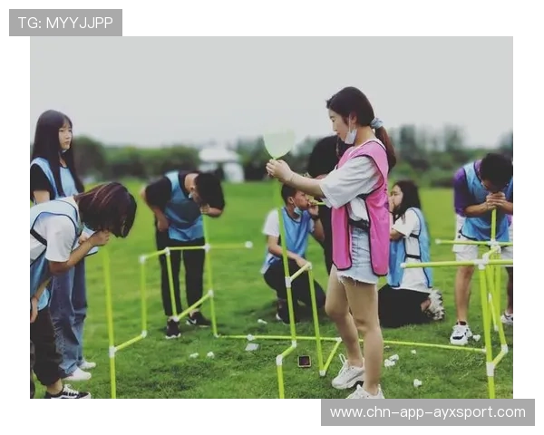 多特边路传中与禁区配合形成默契，最终完成建功——在绿色草坪上书写团队之光