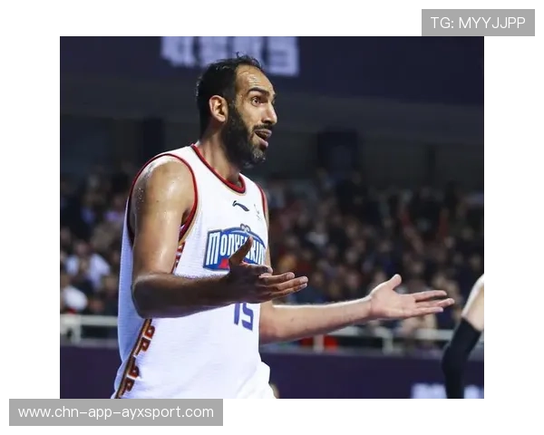 哈达迪背身分球精准,四川围绕禁区发力成功 哈达迪背身分球精准,四川围绕禁区发力成功