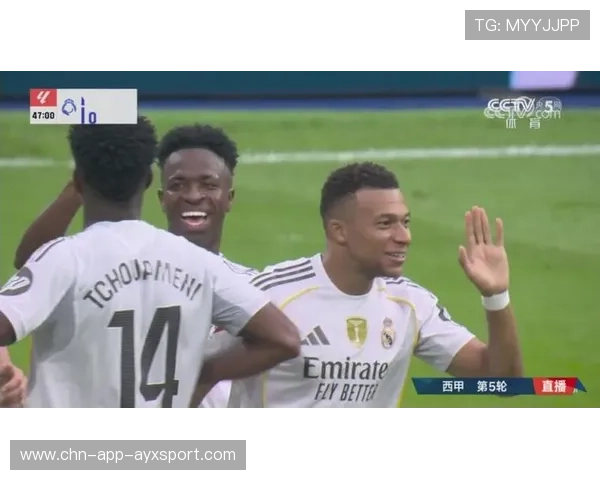 维尼修斯回传队友门前一脚破门