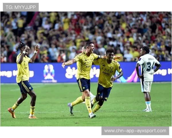 利雅得胜利定位球进攻,C罗抢到最佳落点 利雅得胜利定位球进攻,C罗抢到最佳落点