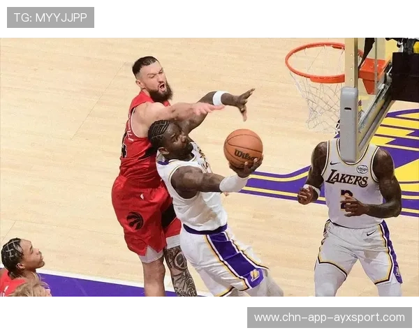 詹姆斯助攻制造空间,湖人末节稳住局面 詹姆斯助攻制造空间,湖人末节稳住局面